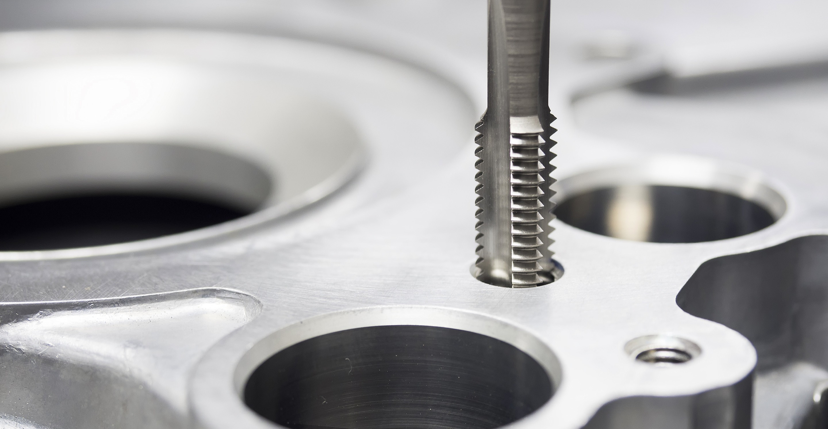 Perforar con precisión: el arte de elegir la broca correcta en la industria aeronáutica